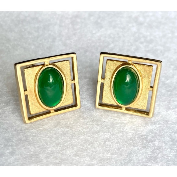 Vintage Other - Vintage Cufflinks Goldtone Green Oval Cabochon Square
